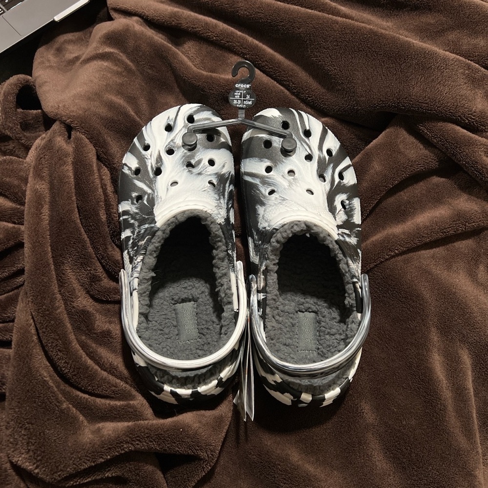 Brand new tie dye marble fuzzy crocs size 8